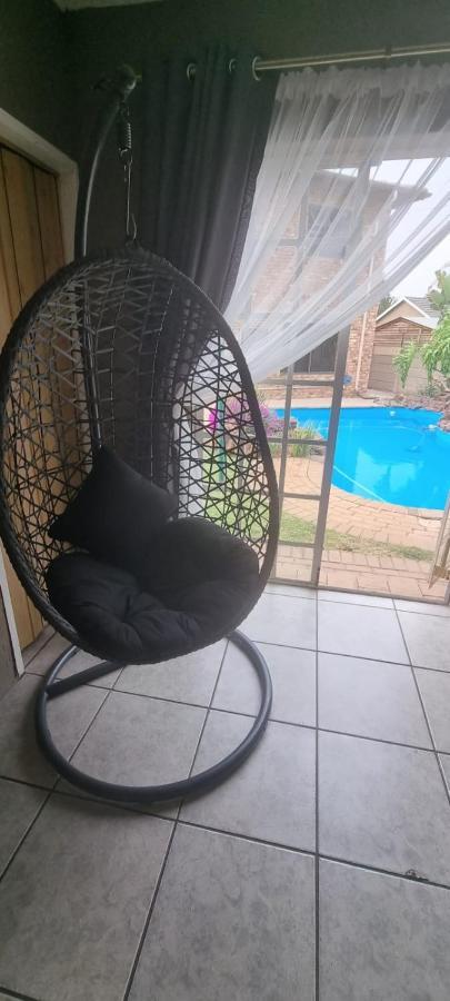 דירות קמפטון פארק Funky Dot Sleeping Spot מראה חיצוני תמונה